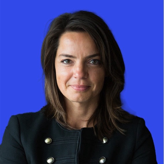 Esther van Toledo - Leadership coach and keynote speaker with 19+ years of experience guiding leaders toward deep, heart-centered growth. Esther integrates head, body, and source wisdom, and is the force behind transformational retreats like The Golden Path. - Leaderwave speaker and expert on leadership innovation