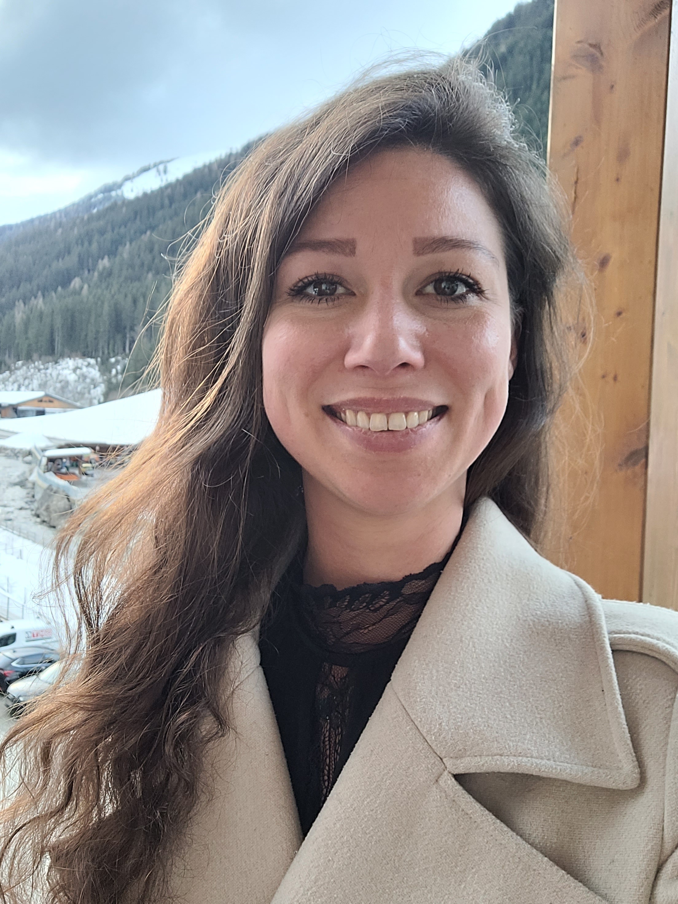 Gina Schinkel - Founder of Driftawave, designing transformative workations and offsites. LinkedIn Talent Solutions alumni, infusing strategy and soulful storytelling into the future of work. - Leaderwave speaker and expert on leadership innovation