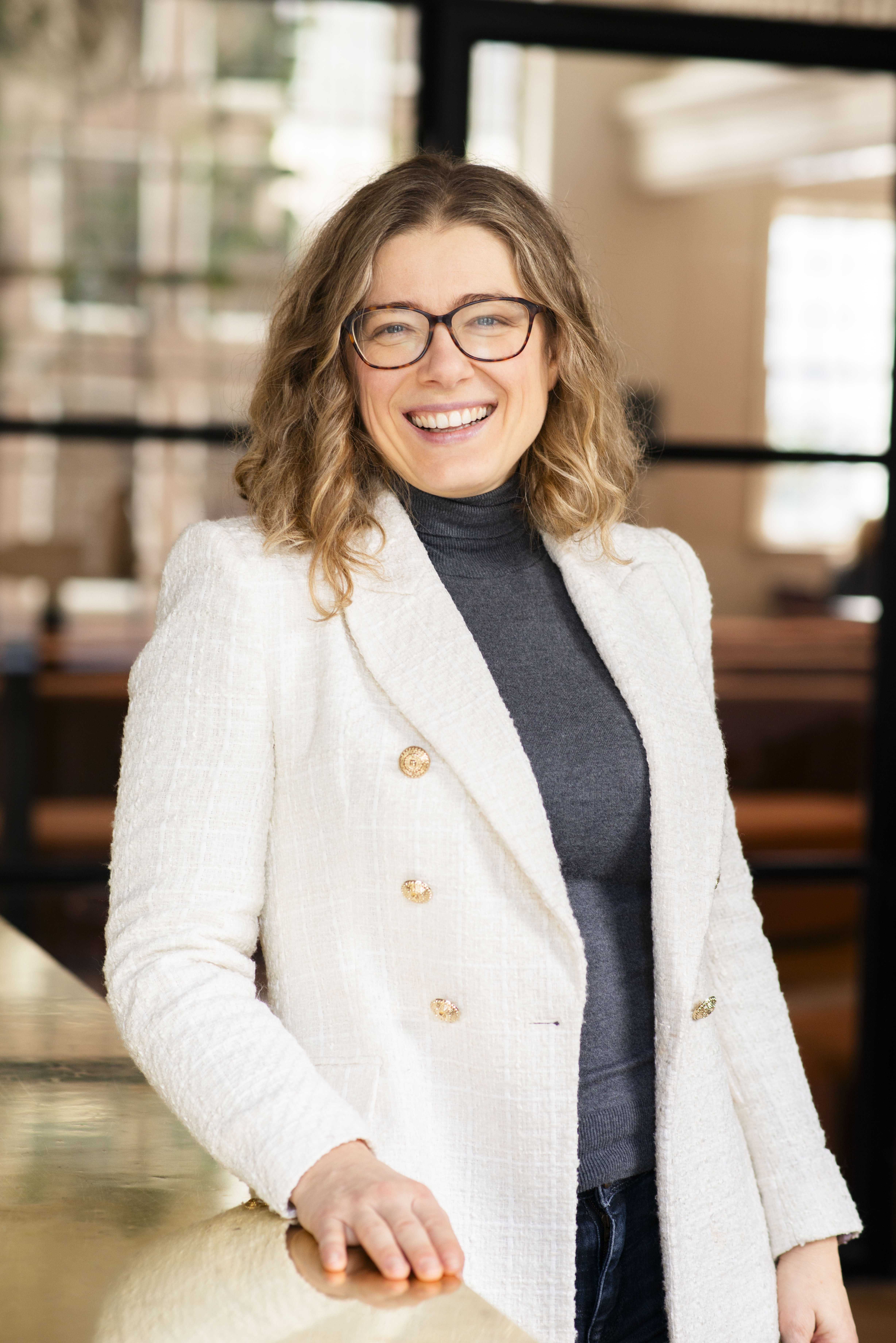 Paola Elena Brignoli - Workplace Wellbeing & Culture Expert, Career Empowerment & Mindful Leadership Coach. Builds resilient teams and creates sustainable high-performance cultures. - Leaderwave speaker and expert on leadership innovation
